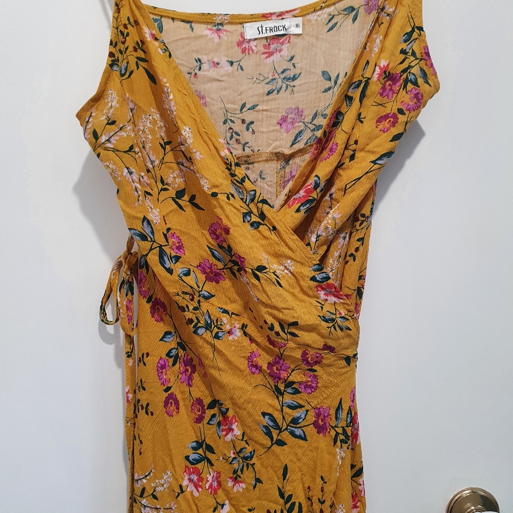 St Frock size 16 mustard floral wrap dress - Picture 2 of 6